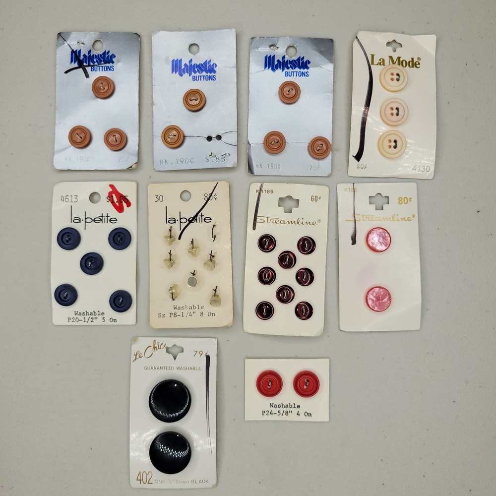 Vintage‎ Sewing Button Lot 10 Cards La Mode Le Chic Streamline Majestic Retro